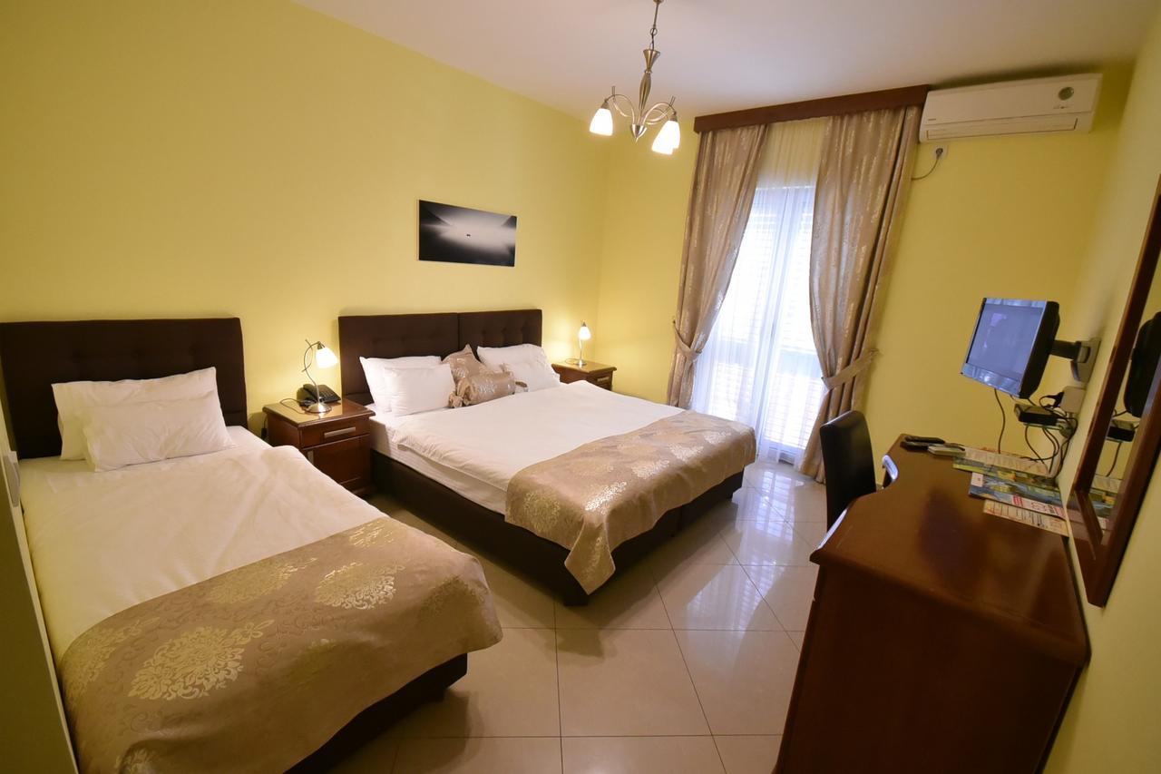 Hotel Ellena Herceg Novi Exterior photo